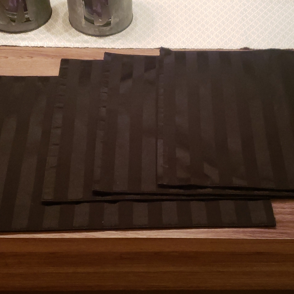 Placemats - Picture 2 of 2